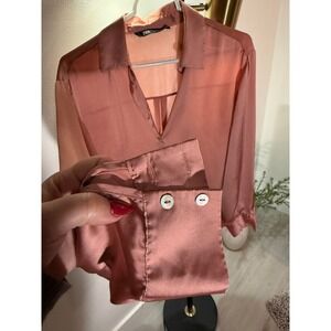 Zara top med dusty rose viscose satin office siren button up wide cuff shell EUC